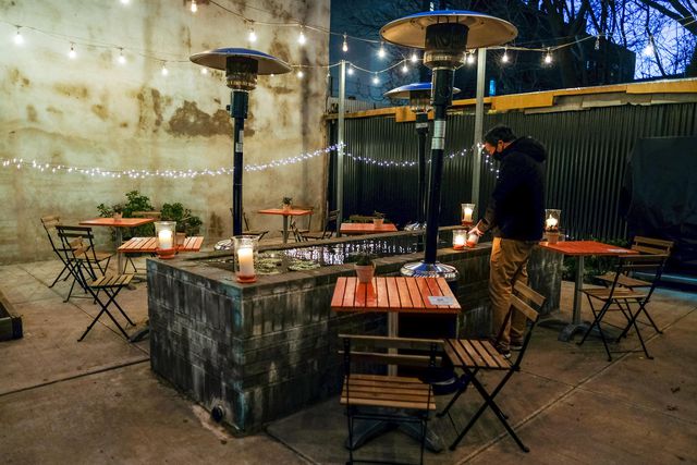outdoor dining with heat lamps